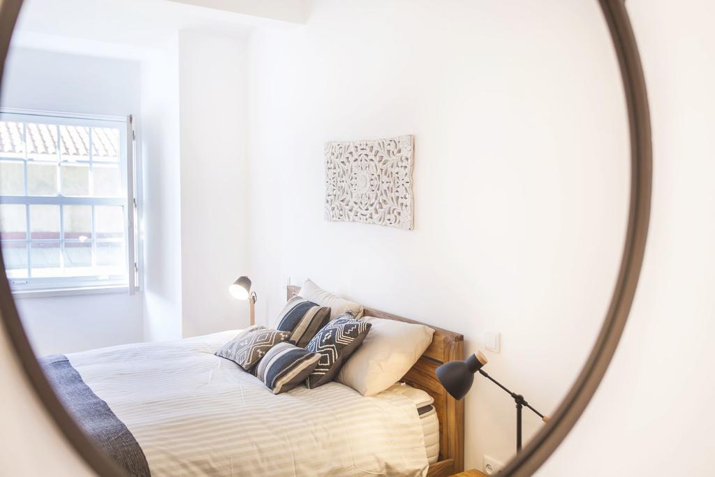 Lovelystay - Cais Apartment River View Lisbon Bagian luar foto