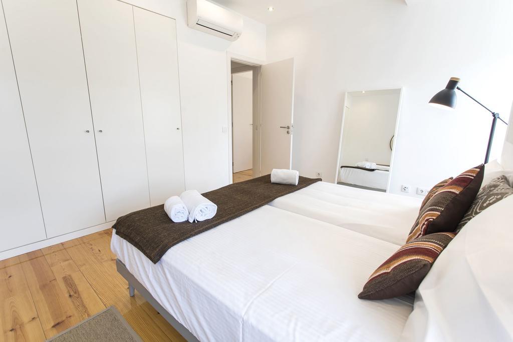 Lovelystay - Cais Apartment River View Lisbon Bagian luar foto