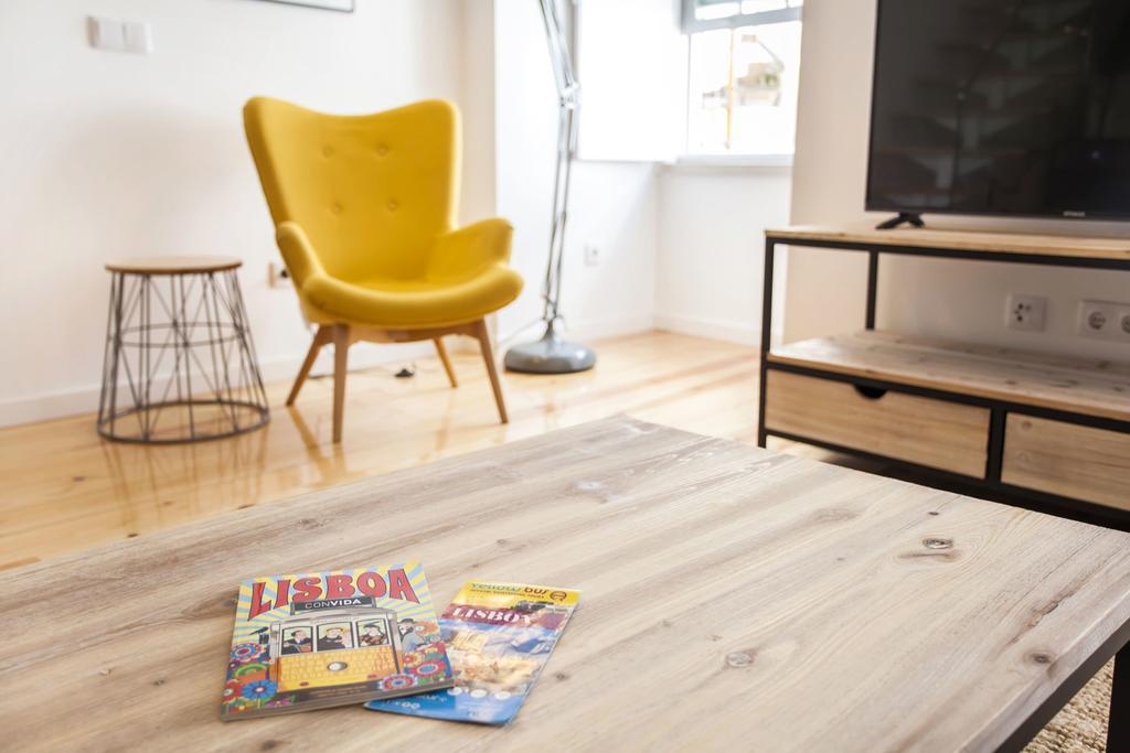 Lovelystay - Cais Apartment River View Lisbon Bagian luar foto