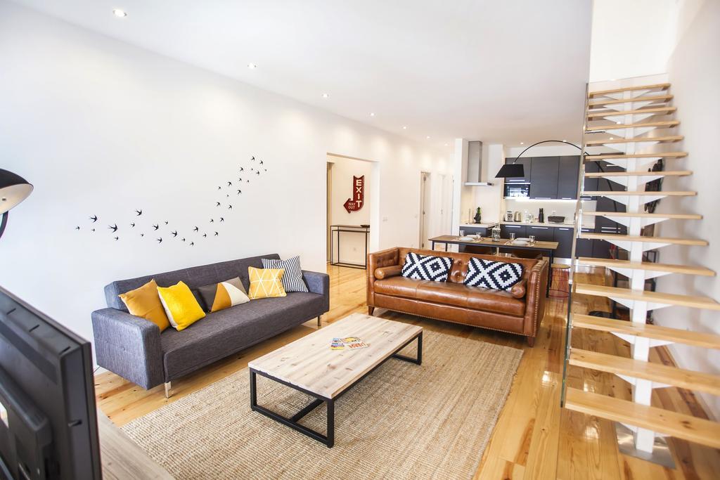 Lovelystay - Cais Apartment River View Lisbon Bagian luar foto