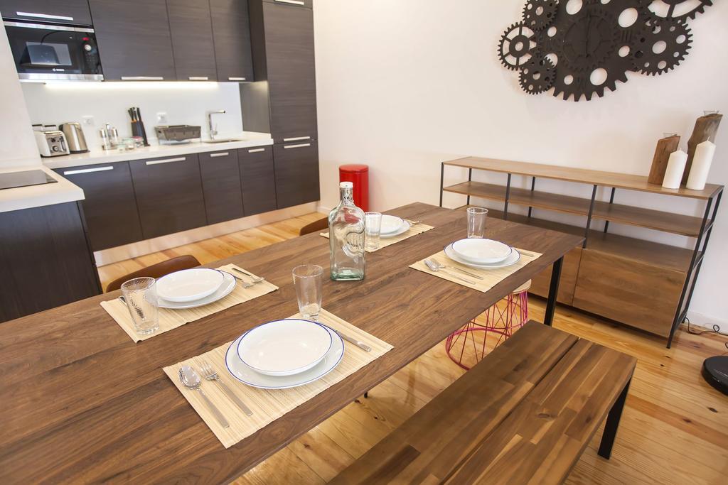 Lovelystay - Cais Apartment River View Lisbon Bagian luar foto