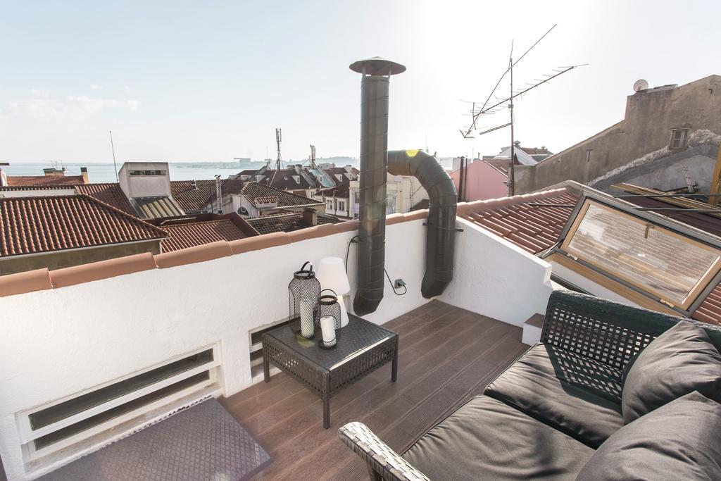 Lovelystay - Cais Apartment River View Lisbon Bagian luar foto