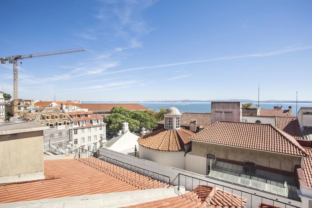 Lovelystay - Cais Apartment River View Lisbon Bagian luar foto