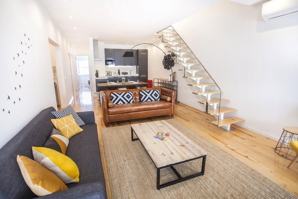 Lovelystay - Cais Apartment River View Lisbon Bagian luar foto