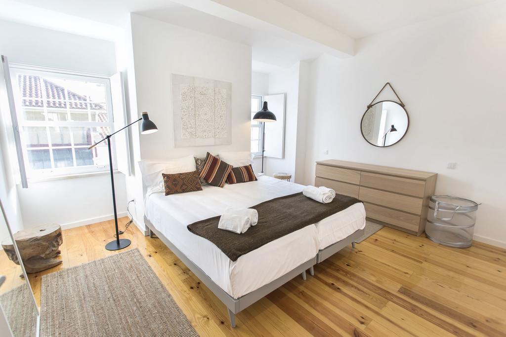 Lovelystay - Cais Apartment River View Lisbon Bagian luar foto