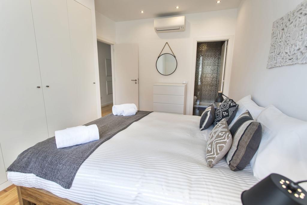 Lovelystay - Cais Apartment River View Lisbon Bagian luar foto
