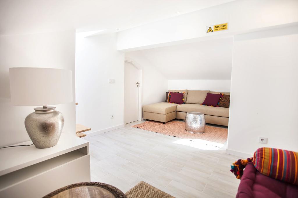 Lovelystay - Cais Apartment River View Lisbon Bagian luar foto