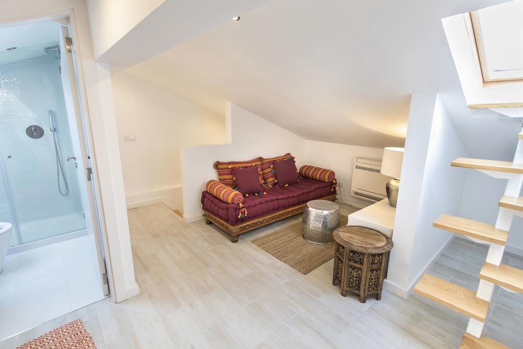 Lovelystay - Cais Apartment River View Lisbon Bagian luar foto